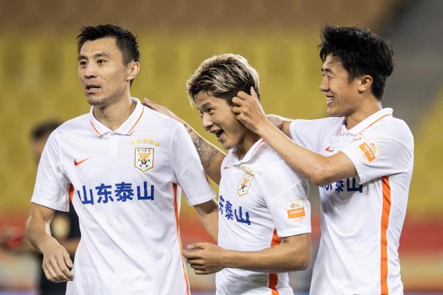 星空体育app-【中超】陈蒲生涯首次梅开二度 泰山2比1客胜长江